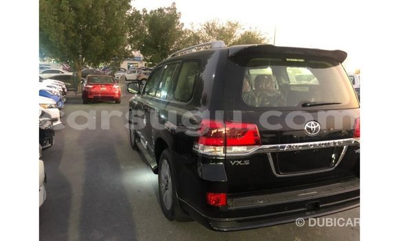 Acheter Import Voiture Toyota Land Cruiser Noir à Import - Dubai, Burkina-Faso Acheter Import Voiture Toyota Land Cruiser Noir à Import - Dubai, Burkina-Faso