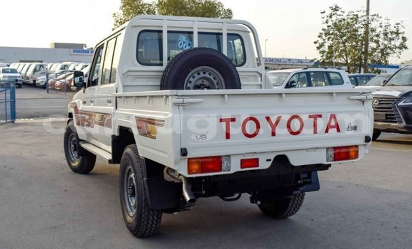 Buy Import Toyota Land Cruiser Beige Car in Import - Dubai in Burkina Faso Buy Import Toyota Land Cruiser Beige Car in Import - Dubai in Burkina Faso