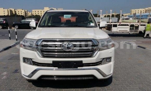 Buy Import Toyota Land Cruiser White Car in Import - Dubai in Burkina Faso Buy Import Toyota Land Cruiser White Car in Import - Dubai in Burkina Faso