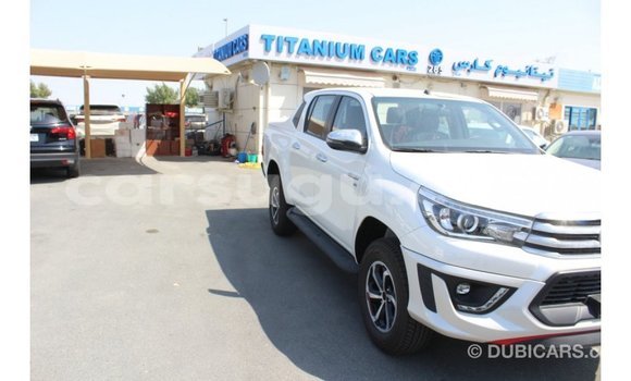 Acheter Import Voiture Toyota Hilux Blanc à Import - Dubai, Burkina-Faso Acheter Import Voiture Toyota Hilux Blanc à Import - Dubai, Burkina-Faso