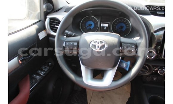 Acheter Import Voiture Toyota Hilux Blanc à Import - Dubai, Burkina-Faso Acheter Import Voiture Toyota Hilux Blanc à Import - Dubai, Burkina-Faso