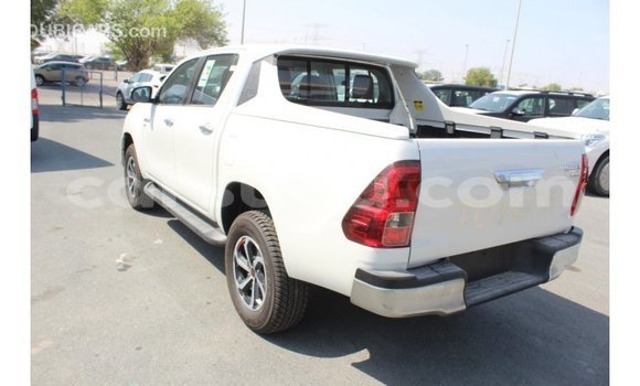 Acheter Import Voiture Toyota Hilux Blanc à Import - Dubai, Burkina-Faso Acheter Import Voiture Toyota Hilux Blanc à Import - Dubai, Burkina-Faso
