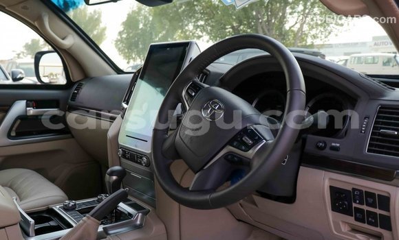 Buy Import Toyota Land Cruiser White Car in Import - Dubai in Burkina Faso Buy Import Toyota Land Cruiser White Car in Import - Dubai in Burkina Faso