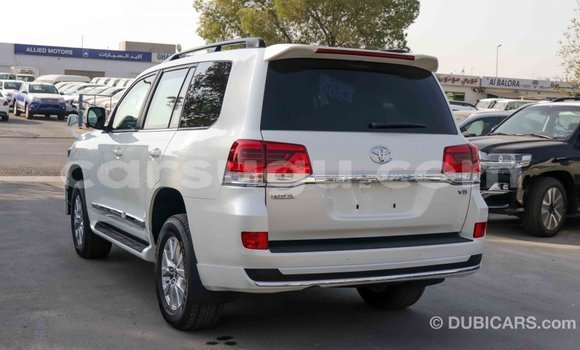Buy Import Toyota Land Cruiser White Car in Import - Dubai in Burkina Faso Buy Import Toyota Land Cruiser White Car in Import - Dubai in Burkina Faso