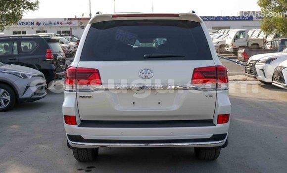 Buy Import Toyota Land Cruiser White Car in Import - Dubai in Burkina Faso Buy Import Toyota Land Cruiser White Car in Import - Dubai in Burkina Faso