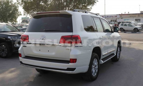 Buy Import Toyota Land Cruiser White Car in Import - Dubai in Burkina Faso Buy Import Toyota Land Cruiser White Car in Import - Dubai in Burkina Faso
