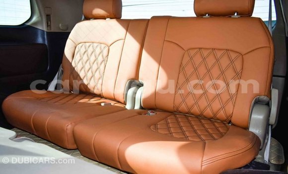 Sayi Imported Toyota Land Cruiser White Mota in Import - Dubai a Burkina Faso Sayi Imported Toyota Land Cruiser White Mota in Import - Dubai a Burkina Faso
