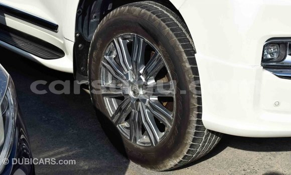 Sayi Imported Toyota Land Cruiser White Mota in Import - Dubai a Burkina Faso Sayi Imported Toyota Land Cruiser White Mota in Import - Dubai a Burkina Faso