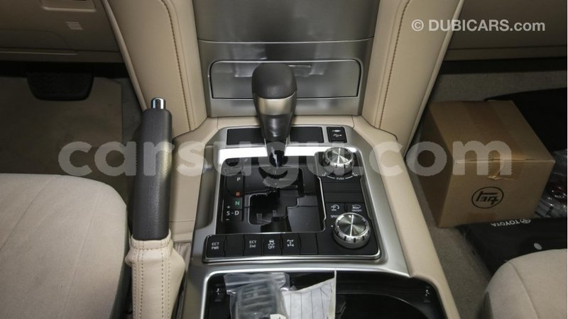 Big with watermark toyota land cruiser burkina faso import dubai 4742