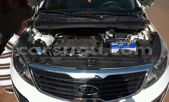Acheter Occasion Voiture Kia Sportage Blanc à Ouagadougou, Burkina-Faso Acheter Occasion Voiture Kia Sportage Blanc à Ouagadougou, Burkina-Faso
