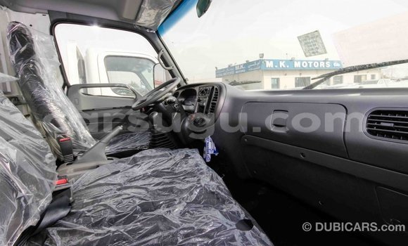 Sayi Imported Hyundai Accent White Mota in Import - Dubai a Burkina Faso Sayi Imported Hyundai Accent White Mota in Import - Dubai a Burkina Faso