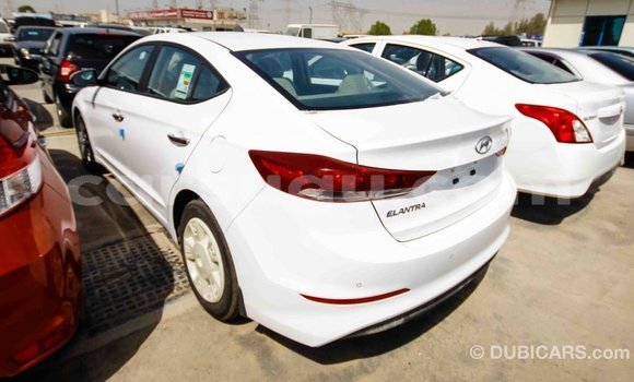 Acheter Import Voiture Hyundai Elantra Blanc à Import - Dubai, Burkina-Faso Acheter Import Voiture Hyundai Elantra Blanc à Import - Dubai, Burkina-Faso