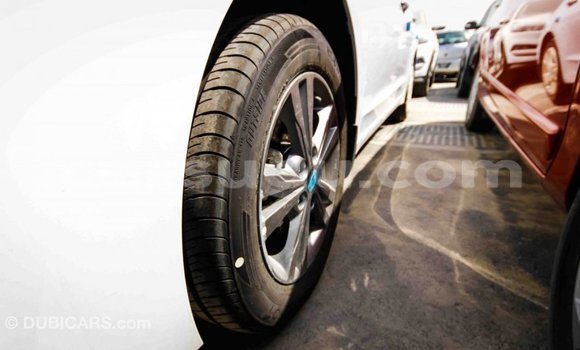 Acheter Import Voiture Hyundai Elantra Blanc à Import - Dubai, Burkina-Faso Acheter Import Voiture Hyundai Elantra Blanc à Import - Dubai, Burkina-Faso