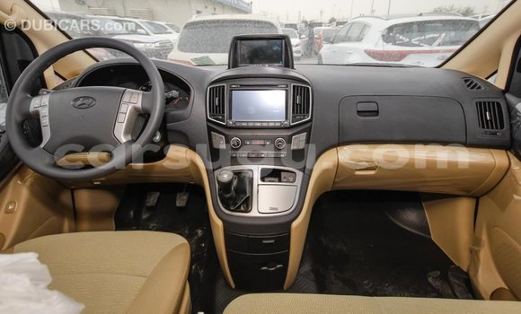 Acheter Import Voiture Hyundai Accent Blanc à Import - Dubai, Burkina-Faso Acheter Import Voiture Hyundai Accent Blanc à Import - Dubai, Burkina-Faso