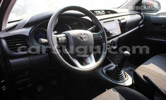 Sayi Imported Toyota Hilux Black Mota in Import - Dubai a Burkina Faso Sayi Imported Toyota Hilux Black Mota in Import - Dubai a Burkina Faso