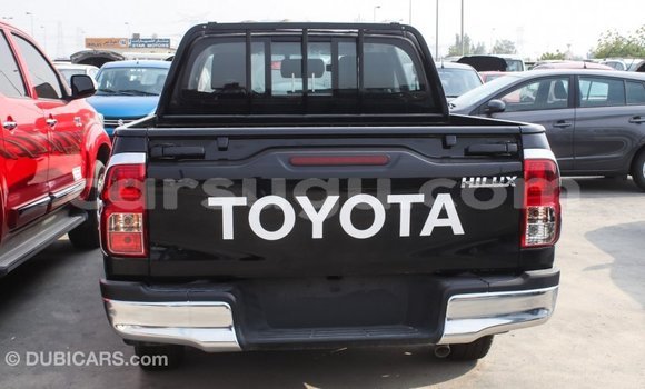 Sayi Imported Toyota Hilux Black Mota in Import - Dubai a Burkina Faso Sayi Imported Toyota Hilux Black Mota in Import - Dubai a Burkina Faso