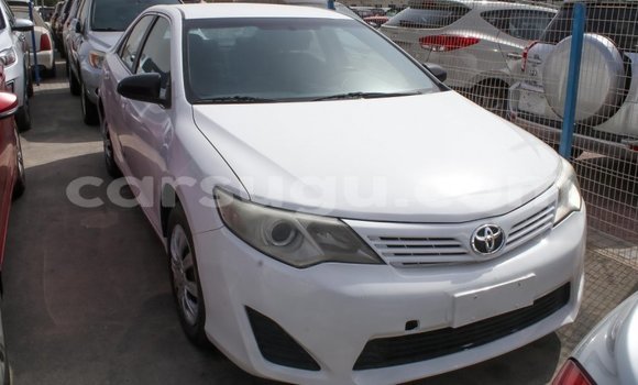 Sayi Imported Toyota Camry White Mota in Import - Dubai a Burkina Faso Sayi Imported Toyota Camry White Mota in Import - Dubai a Burkina Faso