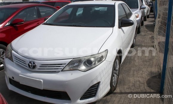 Sayi Imported Toyota Camry White Mota in Import - Dubai a Burkina Faso Sayi Imported Toyota Camry White Mota in Import - Dubai a Burkina Faso