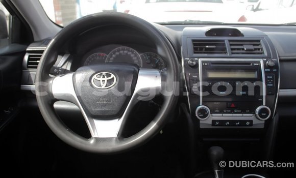 Sayi Imported Toyota Camry White Mota in Import - Dubai a Burkina Faso Sayi Imported Toyota Camry White Mota in Import - Dubai a Burkina Faso