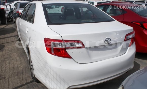 Sayi Imported Toyota Camry White Mota in Import - Dubai a Burkina Faso Sayi Imported Toyota Camry White Mota in Import - Dubai a Burkina Faso