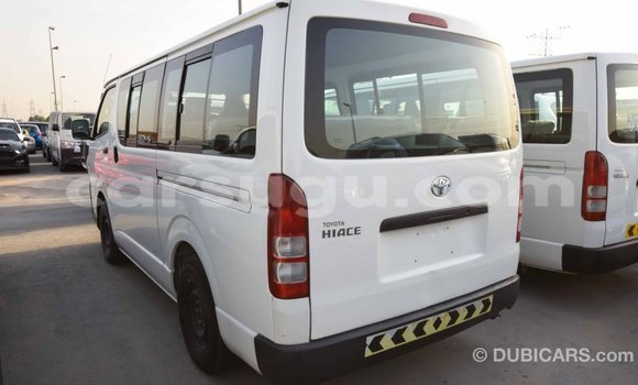 Sayi Imported Toyota Hiace White Mota in Import - Dubai a Burkina Faso Sayi Imported Toyota Hiace White Mota in Import - Dubai a Burkina Faso