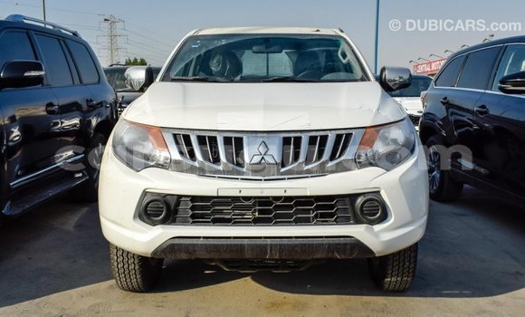 Acheter Import Voiture Mitsubishi L200 Blanc à Import - Dubai, Burkina-Faso Acheter Import Voiture Mitsubishi L200 Blanc à Import - Dubai, Burkina-Faso