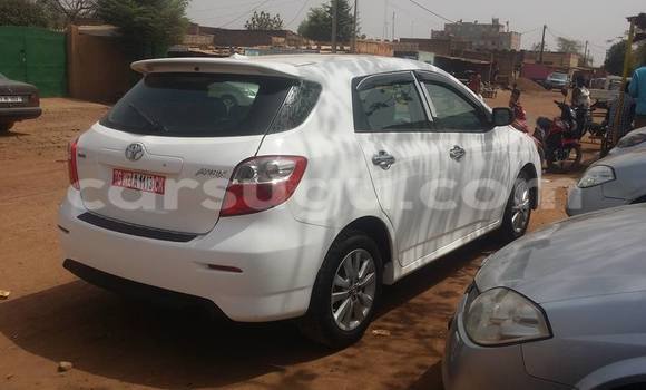 Acheter Neuf Voiture Toyota Matrix Blanc à Ouagadougou, Burkina-Faso Acheter Neuf Voiture Toyota Matrix Blanc à Ouagadougou, Burkina-Faso