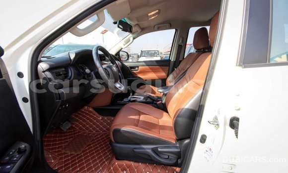 Acheter Import Voiture Toyota Fortuner Blanc à Import - Dubai, Burkina-Faso Acheter Import Voiture Toyota Fortuner Blanc à Import - Dubai, Burkina-Faso