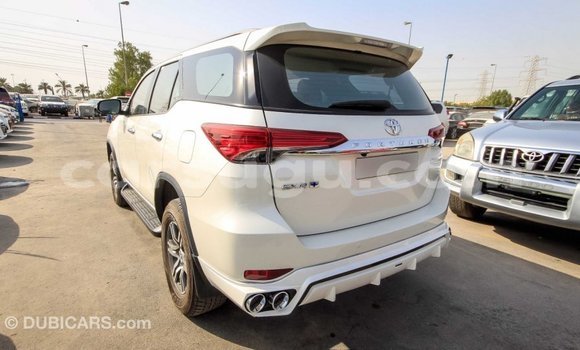 Acheter Import Voiture Toyota Fortuner Blanc à Import - Dubai, Burkina-Faso Acheter Import Voiture Toyota Fortuner Blanc à Import - Dubai, Burkina-Faso