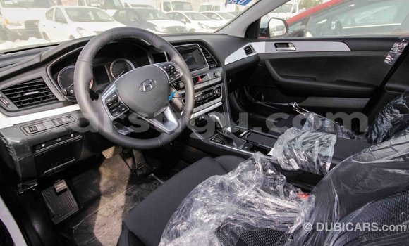 Acheter Import Voiture Hyundai Sonata Blanc à Import - Dubai, Burkina-Faso Acheter Import Voiture Hyundai Sonata Blanc à Import - Dubai, Burkina-Faso