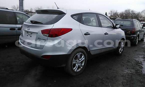 Acheter Occasion Voiture Hyundai Tucson Gris à Ouagadougou, Burkina-Faso Acheter Occasion Voiture Hyundai Tucson Gris à Ouagadougou, Burkina-Faso