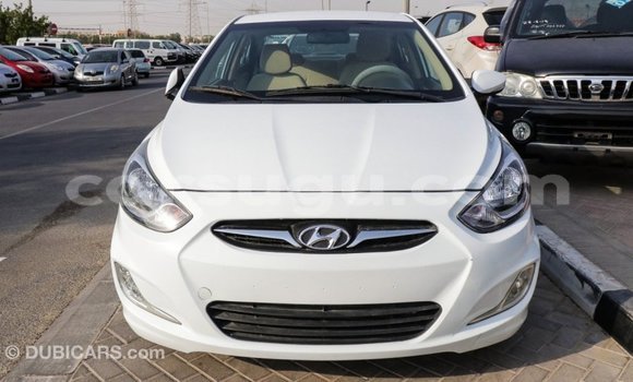 Sayi Imported Hyundai Accent White Mota in Import - Dubai a Burkina Faso Sayi Imported Hyundai Accent White Mota in Import - Dubai a Burkina Faso