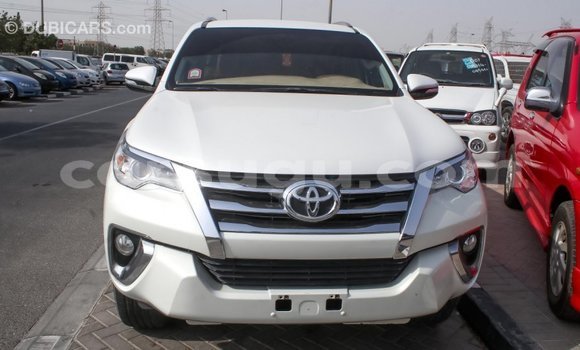 Acheter Import Voiture Toyota Fortuner Blanc à Import - Dubai, Burkina-Faso Acheter Import Voiture Toyota Fortuner Blanc à Import - Dubai, Burkina-Faso