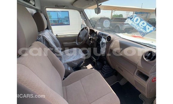 Buy Import Toyota Land Cruiser Beige Car in Import - Dubai in Burkina Faso Buy Import Toyota Land Cruiser Beige Car in Import - Dubai in Burkina Faso