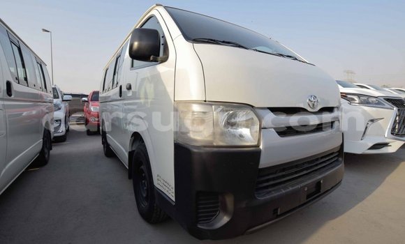 Sayi Imported Toyota Hiace White Mota in Import - Dubai a Burkina Faso Sayi Imported Toyota Hiace White Mota in Import - Dubai a Burkina Faso
