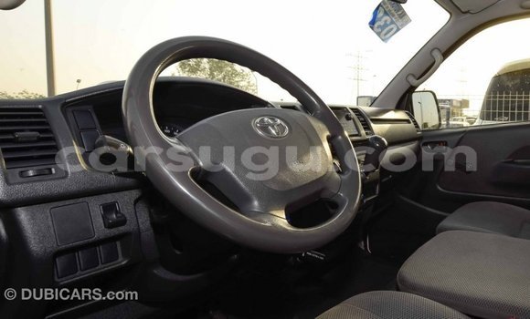 Sayi Imported Toyota Hiace White Mota in Import - Dubai a Burkina Faso Sayi Imported Toyota Hiace White Mota in Import - Dubai a Burkina Faso