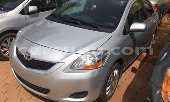 Acheter Neuf Voiture Toyota Yaris Gris à Ouagadougou, Burkina-Faso Acheter Neuf Voiture Toyota Yaris Gris à Ouagadougou, Burkina-Faso