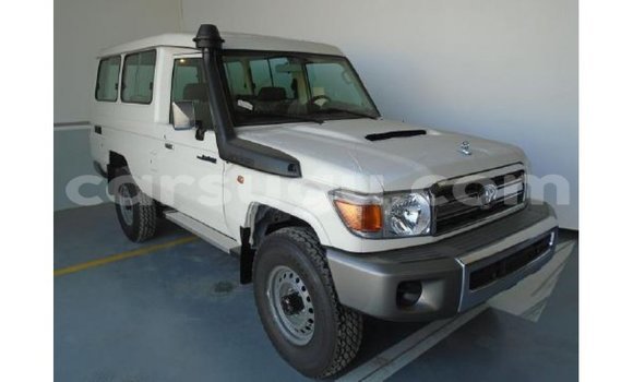 Sayi Imported Abarth 595 White Mota in Import - Dubai a Burkina Faso