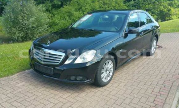 Acheter Neuf Voiture Mercedes-Benz 200 Noir à Ouagadougou, Burkina-Faso Acheter Neuf Voiture Mercedes-Benz 200 Noir à Ouagadougou, Burkina-Faso