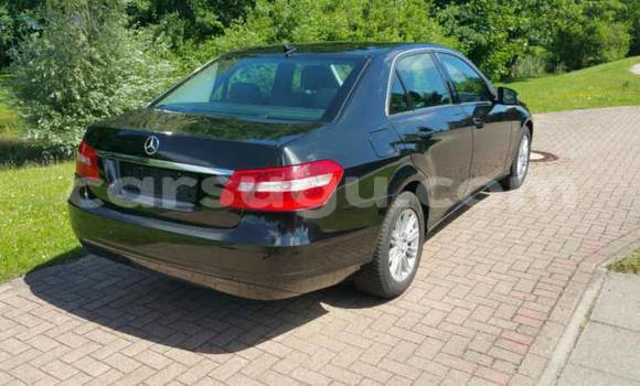 Acheter Neuf Voiture Mercedes-Benz 200 Noir à Ouagadougou, Burkina-Faso Acheter Neuf Voiture Mercedes-Benz 200 Noir à Ouagadougou, Burkina-Faso
