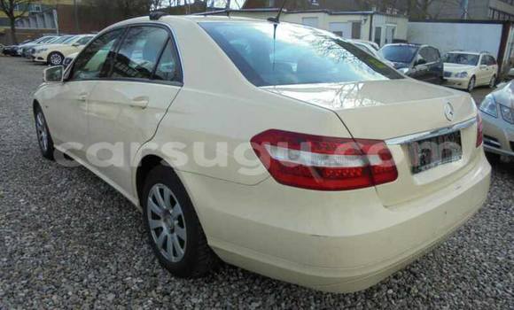 Acheter Neuf Voiture Mercedes-Benz 230 Marron à Ouagadougou, Burkina-Faso Acheter Neuf Voiture Mercedes-Benz 230 Marron à Ouagadougou, Burkina-Faso