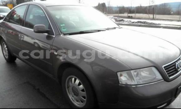 Sayi Sabo Audi A6 Azurfa Mota in Ouagadougou a Burkina Faso Sayi Sabo Audi A6 Azurfa Mota in Ouagadougou a Burkina Faso