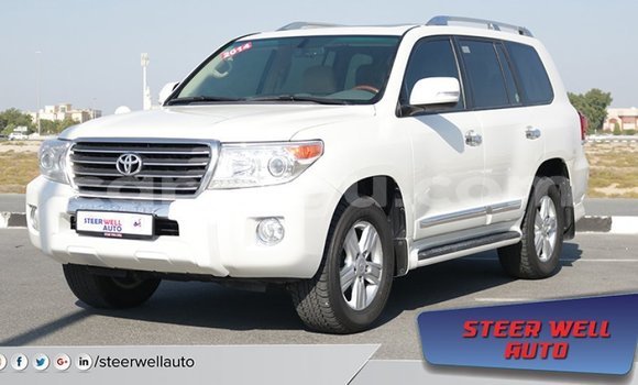 Sayi Imported Toyota Land Cruiser White Mota in Import - Dubai a Burkina Faso Sayi Imported Toyota Land Cruiser White Mota in Import - Dubai a Burkina Faso