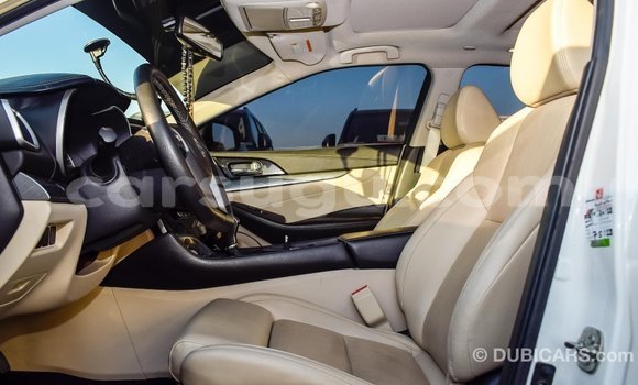 Acheter Import Voiture Nissan Maxima Blanc à Import - Dubai, Burkina-Faso Acheter Import Voiture Nissan Maxima Blanc à Import - Dubai, Burkina-Faso