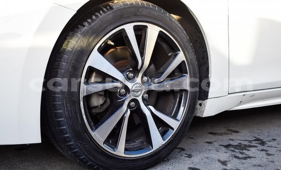 Acheter Import Voiture Nissan Maxima Blanc à Import - Dubai, Burkina-Faso Acheter Import Voiture Nissan Maxima Blanc à Import - Dubai, Burkina-Faso