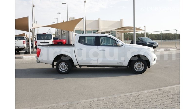 Big with watermark nissan navara burkina faso import dubai 4941