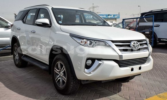 Sayi Imported Toyota Fortuner White Mota in Import - Dubai a Burkina Faso Sayi Imported Toyota Fortuner White Mota in Import - Dubai a Burkina Faso