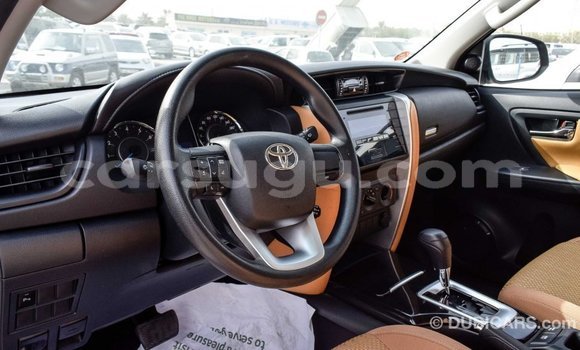 Sayi Imported Toyota Fortuner White Mota in Import - Dubai a Burkina Faso Sayi Imported Toyota Fortuner White Mota in Import - Dubai a Burkina Faso
