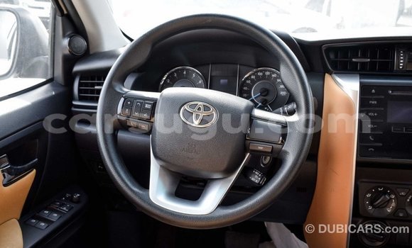 Sayi Imported Toyota Fortuner White Mota in Import - Dubai a Burkina Faso Sayi Imported Toyota Fortuner White Mota in Import - Dubai a Burkina Faso