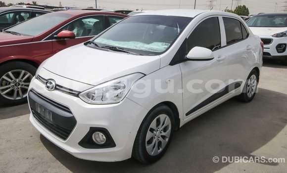 Sayi Imported Hyundai i10 White Mota in Import - Dubai a Burkina Faso Sayi Imported Hyundai i10 White Mota in Import - Dubai a Burkina Faso